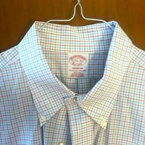 BEAUTIFUL BROOKS BROTHERS DRESS SHIRT